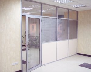 Алюминиевая дверь с импостом GFTD682